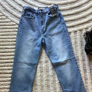 BRAND NEW! Levi's Premium 70's High Rise Slim Straight Jeans, Size 28